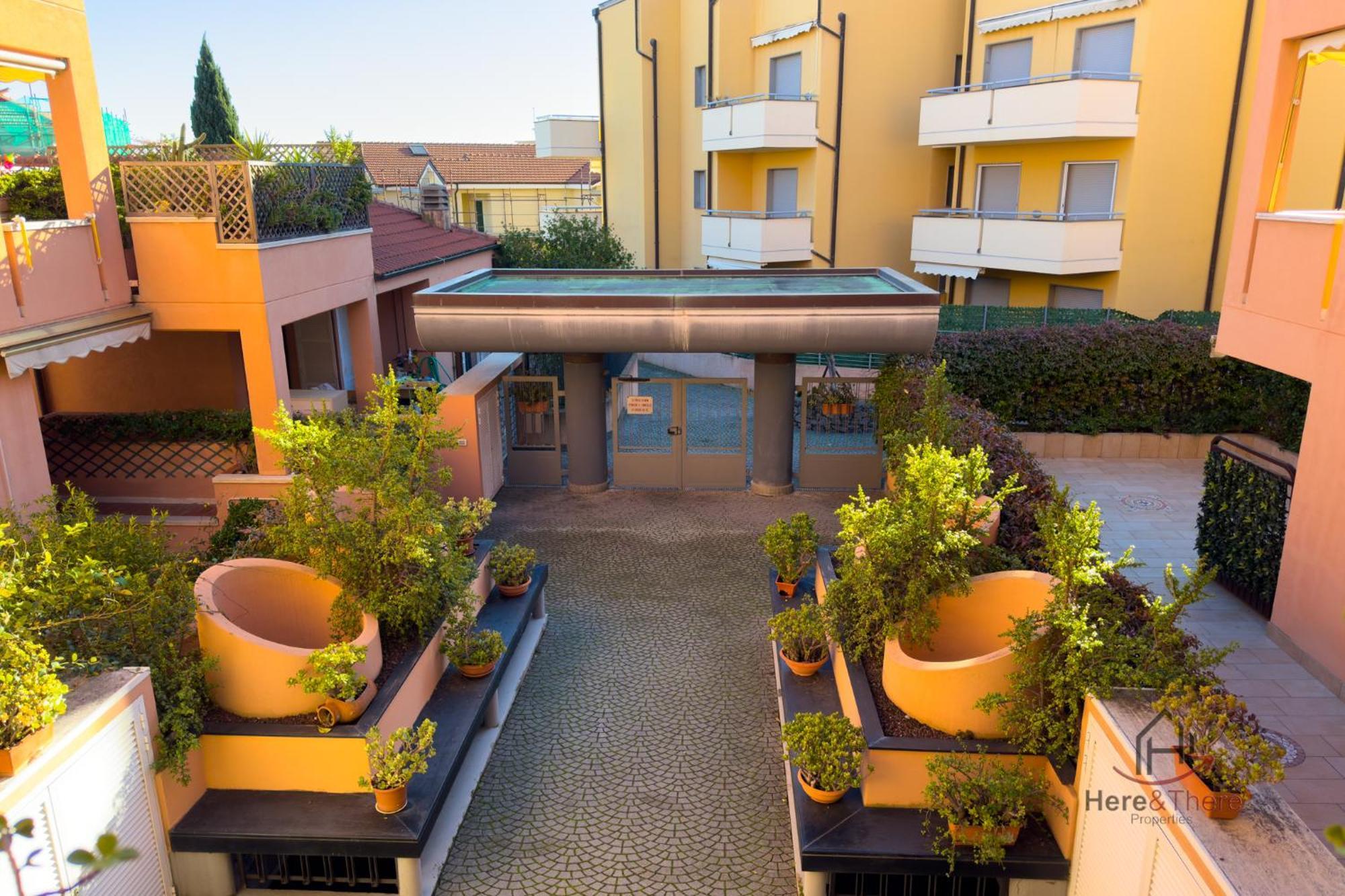 Balcony And Garage - Beaches 5Min Away - Smart Tv Loano Exterior photo